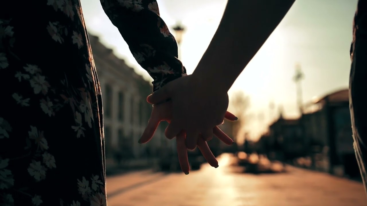 4K Free Stock Footage – Couple Holding Hands | Love & Romance Video