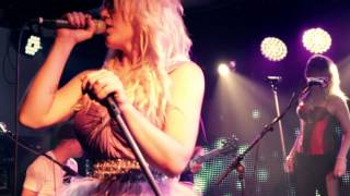 Vanessa Amorosi - Amazing (Performed Live January 2012)