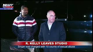 R. KELLY SPOTTED: R&amp;B Singer Leaves West Side Chicago Studio Friday Night (FNN)