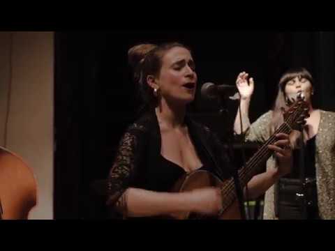 Catalina Walker Banda - Adentro (live @Thelonious)