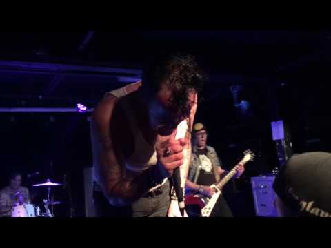 The Derelicts - I Walk Alone