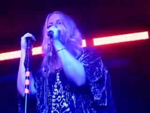 Polly Scattergood - Disco Damaged Kid (Live @ Hoxton Square Bar & Kitchen, London, 19/11/13)