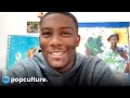The CW S All American Star Simeon Daise Talks Landing Role Of Jabari Catching Flow Of Cast