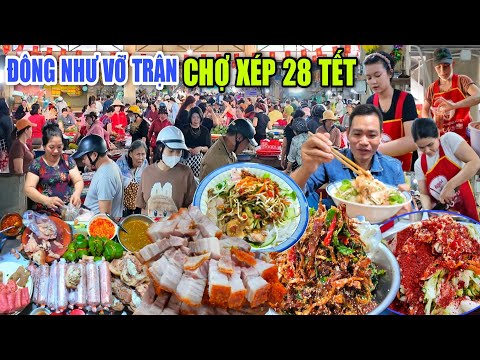 HUGE CROWD AT HUE IMPERIAL CITY'S MARKET ON THE 28TH DAY OF THE LUNAR NEW YEAR - FULL OF DELICIOU...