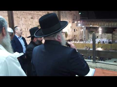 "Ani Maamin" and "HaTikva": cantor Chaim Adler at Western Wall