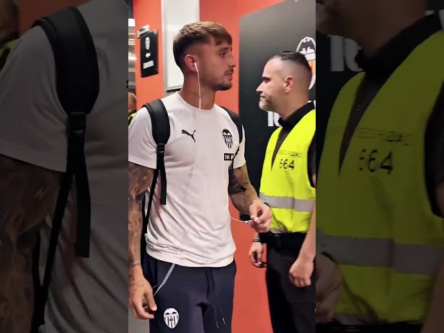 Vídeo relacionado con Valencia CF Banvcf Banderín, Blanco/Naranja, 28 x 19 cm