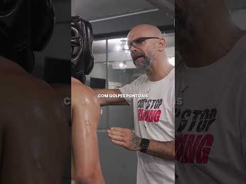 Força o seu oponente a errar!! No #boxe isso é essencial 🥊