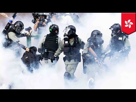 HK protests: Protestors try to escape university - TomoNews