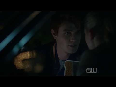 Riverdale 2x09 Betty and Archie Kiss Scene #Barchie