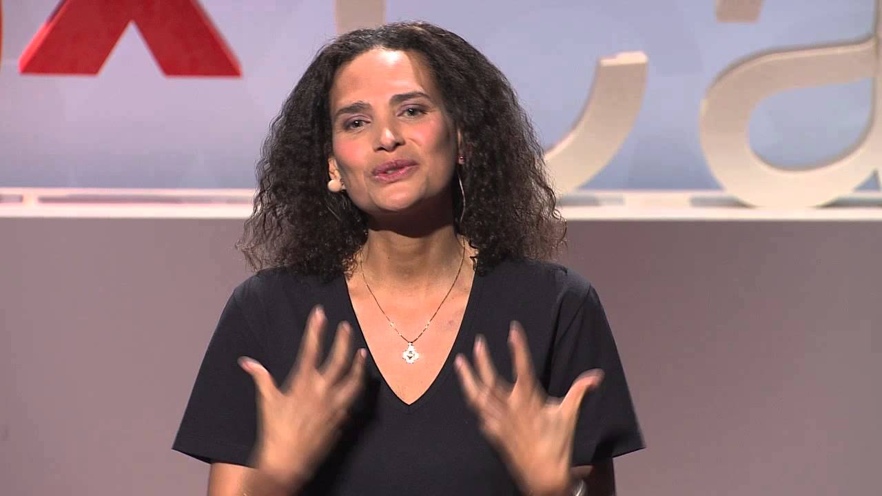 Comment oser prendre des risques pour vivre une vie intense ? | Frederique Bedos | TEDxCannes