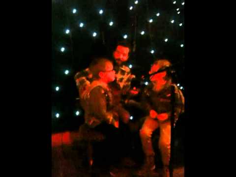 Andy Hickie & The Chritmas kids perform i'd rather be ramblin.MOV