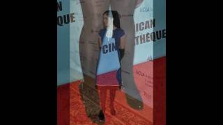 Sarah Silverman`s Legs and Feet in Tights