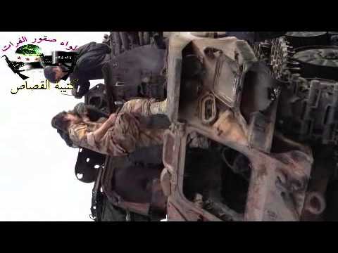 عربات مدمرة لقوات النظام بعد السيطرة على اللواء 113 من قبل كتيبة القصاص في بلدة خشام في ريف دير الزور