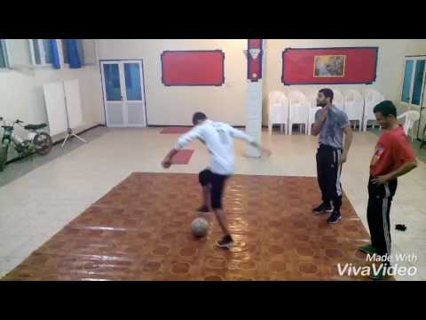 Comptions  Football freestyle vS Break dance