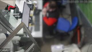 rapina-nel-centro-scommesse-a-pozzuoli-ecco-le-immagini
