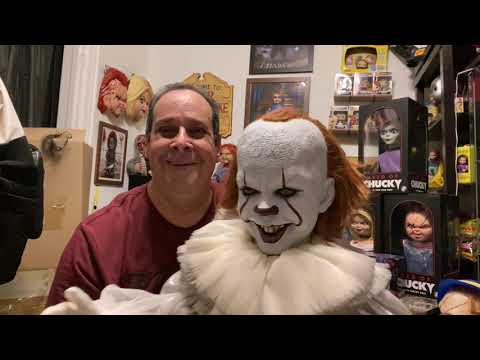 Unboxing TOTS IT Pennywise Doll.