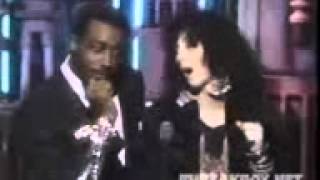 Cher performance Main Man aux MTV Music Awards en 1988
