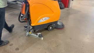 Taski Swingo 1255 B golvpoleringsmaskin till salu - Bild 4 | Machineryline SE Taski Swingo 1255 B golvpoleringsmaskin | Bild 4 - Machineryline