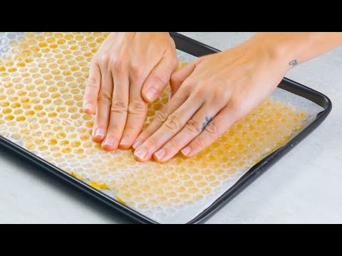 Press Bubble Wrap Into The Dough & Wow Your Guests With This Cute Little Cake!