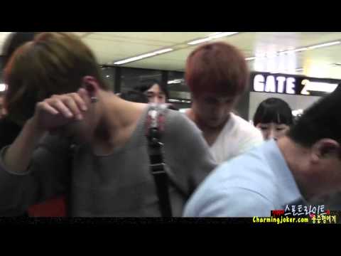 [Fancam] 110917 BEAST Junhyung - Back from Japan (What's happen)? @ Gimpo Airport