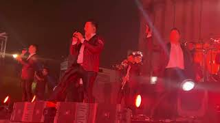 Sobre mis pies - La Arrolladora Banda El Limón en vivo en Monterrey 11 Sep 2022