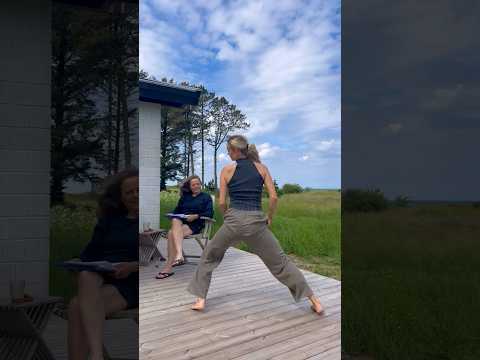 Twerking in front of my mom😵‍💫😂 #tyla #dance #jump #shake #viral