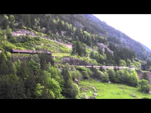 TRENO PASSEGGERI DELLA SBB CFF TRANSITA A WASSEN (CH) 2 - 6 - 2014.