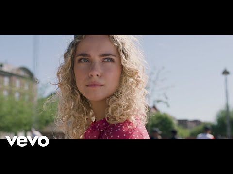 Daniel Schulz - Who Do You Think That You Are??