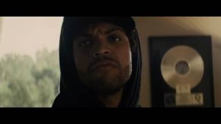 Straight Outta Compton 2015 -  Ice Cube Trashes Pr