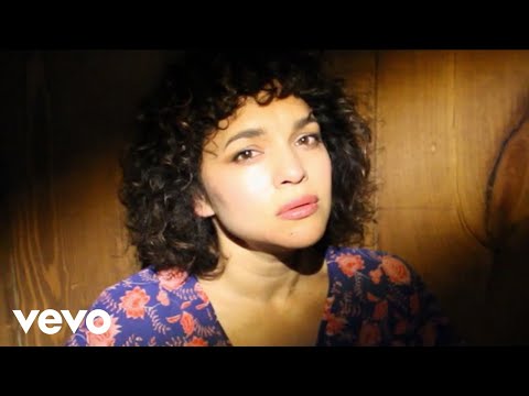 Norah Jones - Tryin' To Keep It Together online metal music video by NORAH JONES