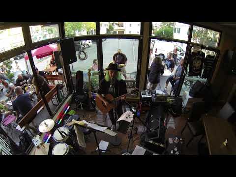 Matze Mansion - Leichen im Keller (Live im Benders)