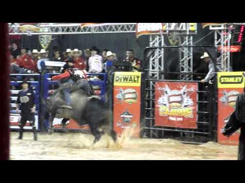 Agnaldo Cardozo x Rodak - Cia Junior Zamperlini - Final do Brahma Super Bull PBR 2011 - Cajamar-SP