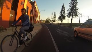 preview picture of video 'Salmon Cyclist   Fremantle'