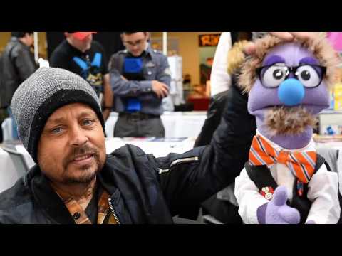 That time Aron Eisenberg, Nog from Star Trek DS9, harassed a Puppet at Pasadena Comic Con 2017