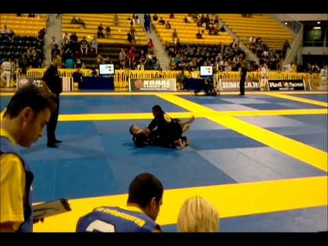 Luca Anacoreta vs De Alonzio " Dj" Jackson  7° match Final World Champ. 2011 IBJJF