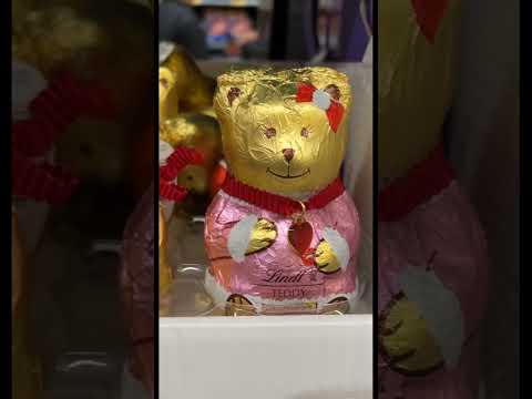 Lindt teddy bear chocolate 🧸🍫🎅 #fyp #shorts #fypシ #christmas #chocolate #teddybear #lindt #lindor