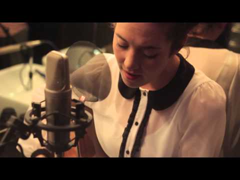 Emily and The Woods performs Steal His Heart - Location Music TV