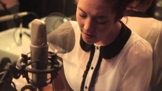 Emily and The Woods performs Steal His Heart - Location Music TV