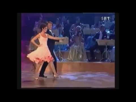 André Rieu is dancing the Ländler with Barbara Wussow