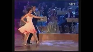 André Rieu is dancing the Ländler with Barbara Wussow
