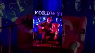 Nick Harper talks about Scarborough Fair and then performs the song.