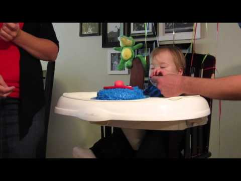 Quinn's 1st Birthday (Eating Grover Cake)