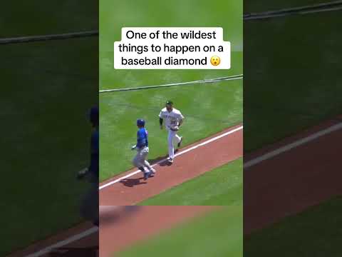 When Javier Baez was invisible 😂