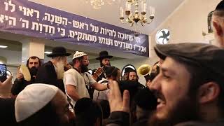 אומן ערב ראש השנה התשפ"ה ריקודים ושמחה אין קץ בציון רבי נחמן". "ומי שהיה אצלי ראוי לו לשמוח מאוד...