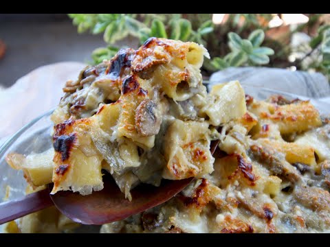 Pasta al forno con carciofi e funghi