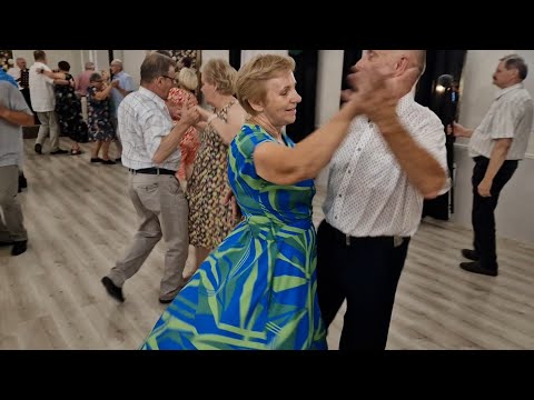 13 lipca 2024 Pani w niebieskiej sukience z partnerem - na ich taniec zwróciliśmy uwagę!
