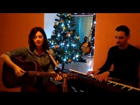 Mia - Walking in a Winter Wonderland (acoustic cover)