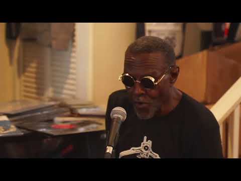 Black Fire @ HR Records: Interview with Plunky Branch