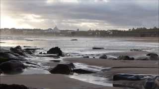 preview picture of video 'Whitley Bay - Whitley Bay's Spanish City at Low Tide'