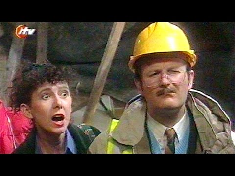 Mike and Angelo S9E1 (1997) - FULL EPISODE